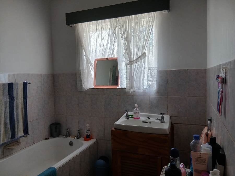 3 Bedroom Property for Sale in Summerpride Eastern Cape